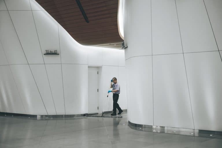 Hausmeisterservice Neuss – Toennessen Gebäudereinigung Rundum-Service